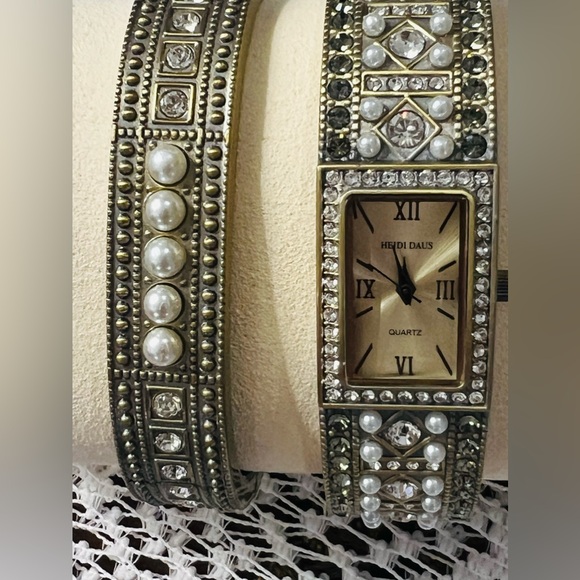 Heidi Daus Vintage SET: “Double Trouble” Watch & Bracelet with New Battery - Picture 3 of 8